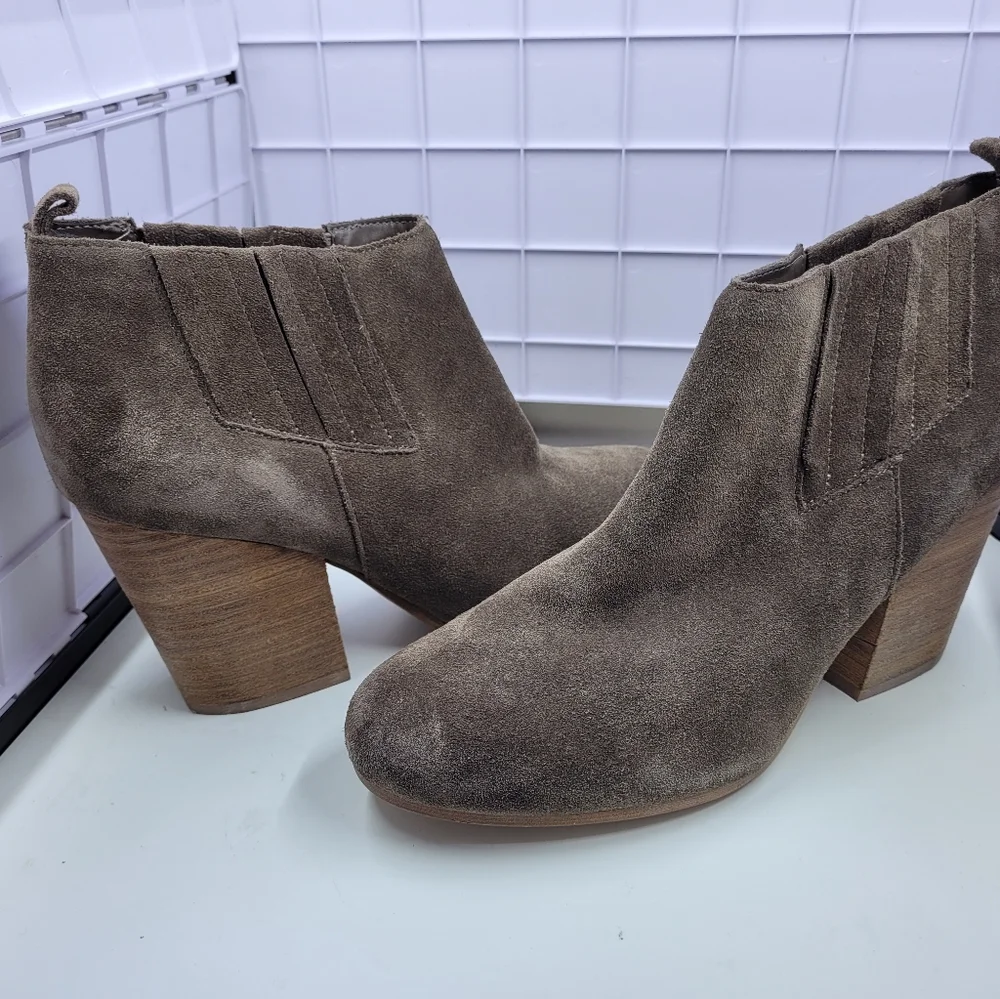 Crown Vintage new never